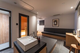 9 Hotel Tenjin