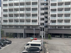 Cross Life Hakata Yanagibashi