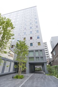 Cross Life Hakata Yanagibashi