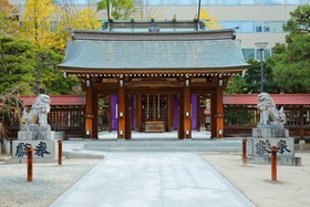 Cross Life Hakata Yanagibashi