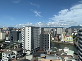 Cross Life Hakata Yanagibashi
