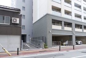 Cross Life Hakata Yanagibashi