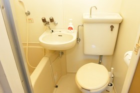 Local Nishijin Apartment