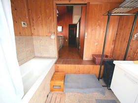 Sumitsugu House West