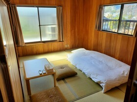Sea Dweller Inn