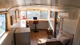 Sea Dweller Inn