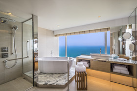 Phoenix Seagaia Ocean Tower