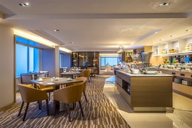 Phoenix Seagaia Ocean Tower