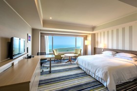 Phoenix Seagaia Ocean Tower