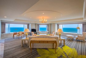 Phoenix Seagaia Ocean Tower