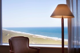 Phoenix Seagaia Ocean Tower