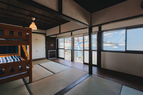 Hostel Dockhouse