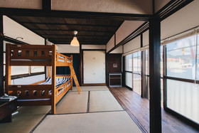 Hostel Dockhouse