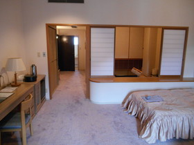 Benikea Yufuin Kinrinko Hotel Museum