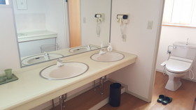 Benikea Yufuin Kinrinko Hotel Museum