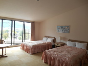 Benikea Yufuin Kinrinko Hotel Museum