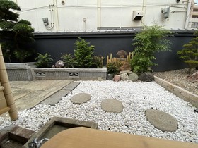 Amour Kobe East