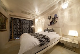 V Hotel