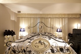 V Hotel