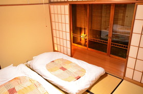 Gest House Kaede