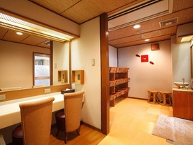 Gion Shinmonso