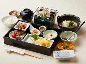 Gion Shinmonso
