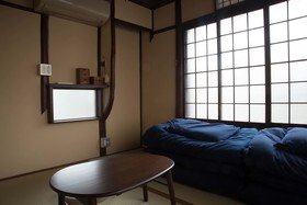 Kyoto Guesthouse Lantern In Gion