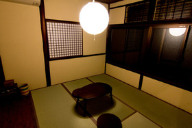 Kyoto Guesthouse Lantern In Gion