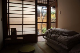 Kyoto Guesthouse Lantern In Gion