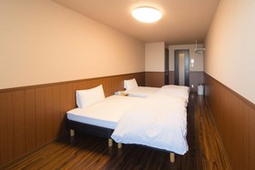 Parkside Umekoji Guest House