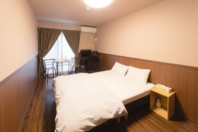 Parkside Umekoji Guest House