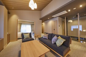 Rinn Shirakawa South