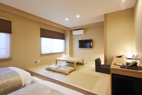 Rinn Shirakawa South