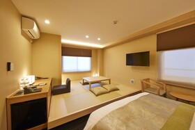 Rinn Shirakawa South