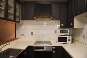 Waraku House