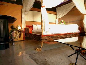 Yadoya Iron Lodge