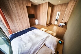 &And Hostel Shinsaibashi East