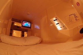 Capsule inn Osaka - Caters to Men