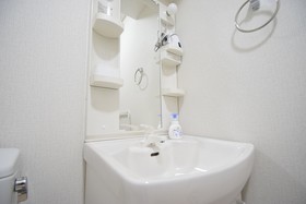 Clio Court Namba East