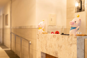Floral Happy Stay House