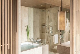 Four Seasons Hotel Osaka