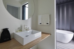 Gallery Hotel Distortion 9
