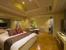 Hotel Beni West