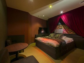 Hotel Beni West
