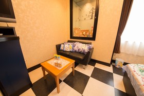Hotel Candy Hall
