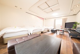 Hotel Candy Hall