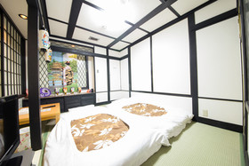 Hotel Candy Hall