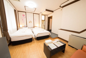 Hotel Candy Hall