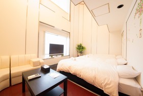 Hotel Candy Hall