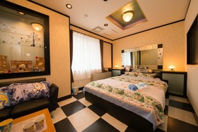 Hotel Candy Hall